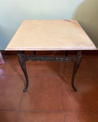 Tavolino in marmo venato e bronzo