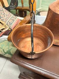 Antico calderone in rame