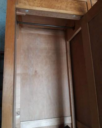 Armadio antico in legno