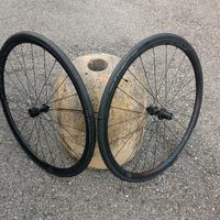 2 cerchi fulcrum in alluminio con copertura