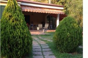 Villa vicina al mare (3-4 km) con 2100 m2 di terre