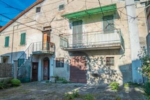 Porzione di casa libera su tre lati, Selci SL/111