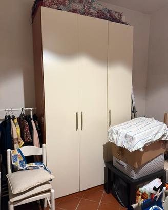 Armadio,comodino,letto