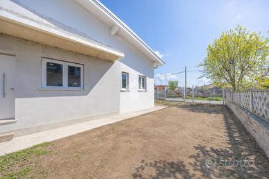 PORZIONE DI QUADRIFAMILIARE A ROMA