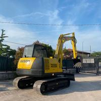 E142 Escavatore 80 q Neuson 8002