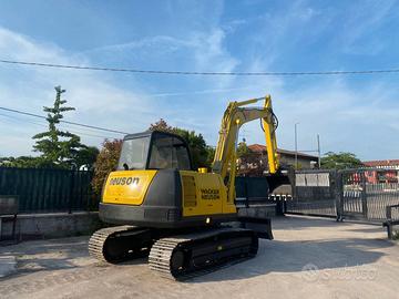 E142 Escavatore 80 q Neuson 8002