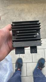 Regolatore di tensione sh 300