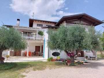 Villa di 575 m² con più di 5 locali e box auto dop