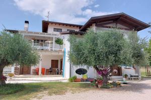 Villa di 575 m² con più di 5 locali e box auto dop