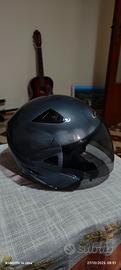 Casco con chiusura antishock