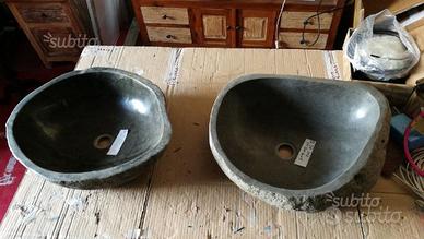 Lavandino lavabo in pietra o sasso di fiume