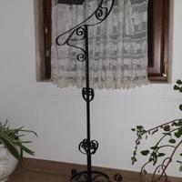 Trespolo porta lanterna in ferro battuto 