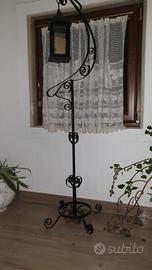 Trespolo porta lanterna in ferro battuto 