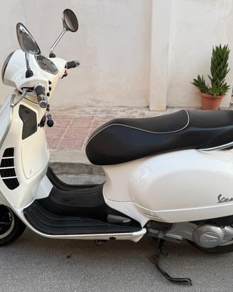 Vespa Piaggio GTS 300