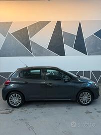 Peugeot 208 1.2 benzina