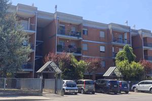 Appartamento di 90 m² con 4 locali e box auto a As