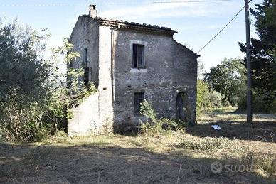 Rustico / Casale di 200 m² con più di 5 locali a S