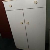 Mobiletto multiuso in legno bianco