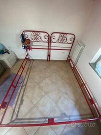 Letto matrimoniale in ferro battuto