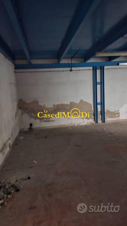 Immobile di 800 m² a Livorno - Altro