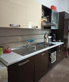cucina completa di elettrodomestici 