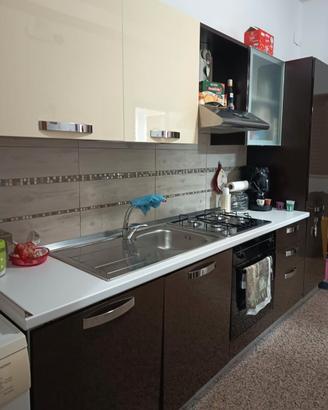 cucina completa di elettrodomestici 