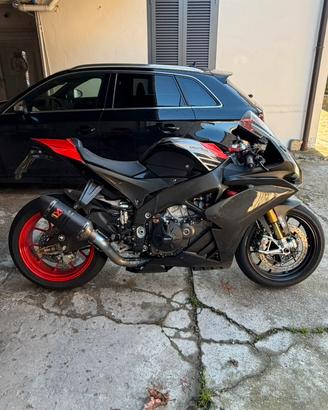 Aprilia rsv4 factory