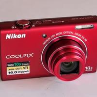 Fotocamera Nikon S6200 zoom ottico 10X come nuova