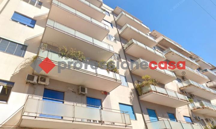 Piazza santa Maria di Gesù - 4,5vani ampio