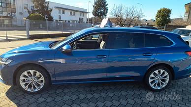 Skoda Superb 2.0 TDI DSG Wagon Style