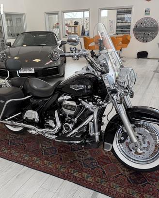 Harley Davidson Road King Classic 107