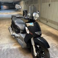 Aprilia Scarabeo 300 - 2009