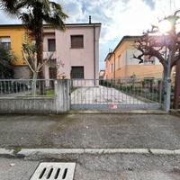 4 LOCALI A MASSA LOMBARDA