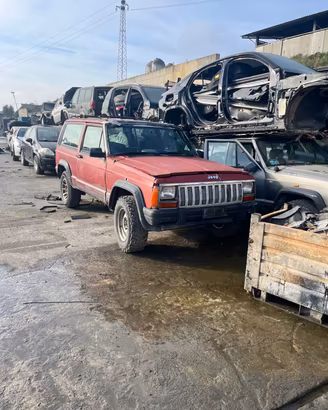Jeep cherokee by Renault