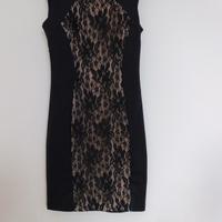 Abito nero con pizzo davanti 