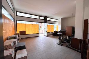 NEGOZIO A MONTEGROTTO TERME