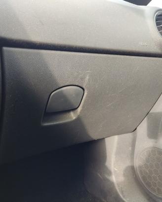 Cassetto portaoggetti OPEL CORSA D del 2011