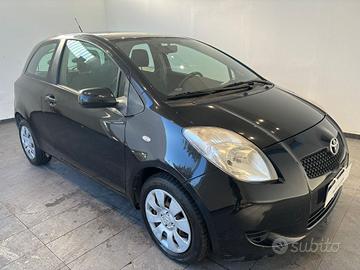 TOYOTA Yaris 1.4 D-4D 3 porte Sol