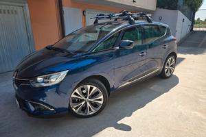 Auto renault scenic