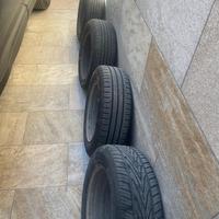 4 cerchi + gomme+ copricerchi per Yaris Toyota