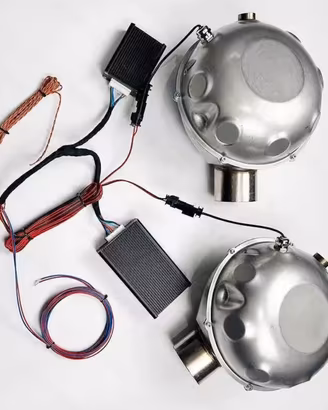 Amplificatore universale per auto