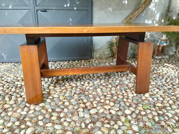 Tavolo da pranzo vintage.