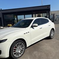 Maserati Levante 3000 diesel 250 cv