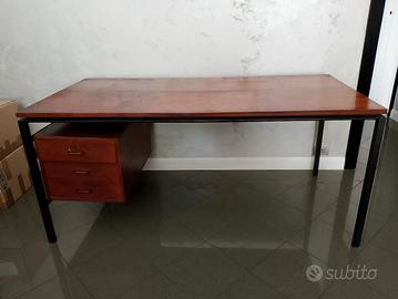 Scrivania in legno anni 60/70 modernariato