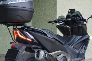 Kymco AK550