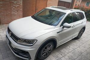 TIGUAN  R-line + TETTO + PELLE + DOPPIO CERCHIO