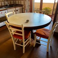 Tavolo da cucina allungabile in legno