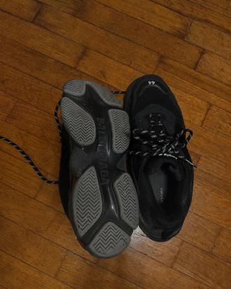 Balenciaga triple S total black