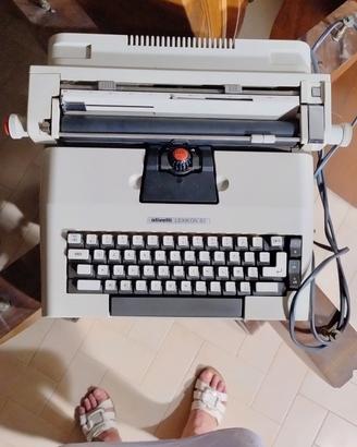 macchina da scrivere vintage 