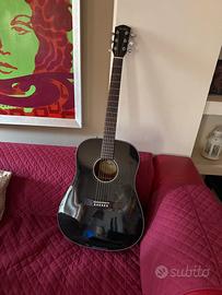 Chitarra acustica Fender nera modello dreadnought